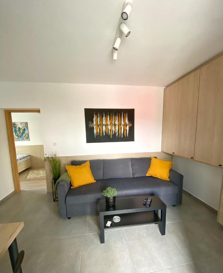 Maxim Apartments 哈卡尼 外观 照片