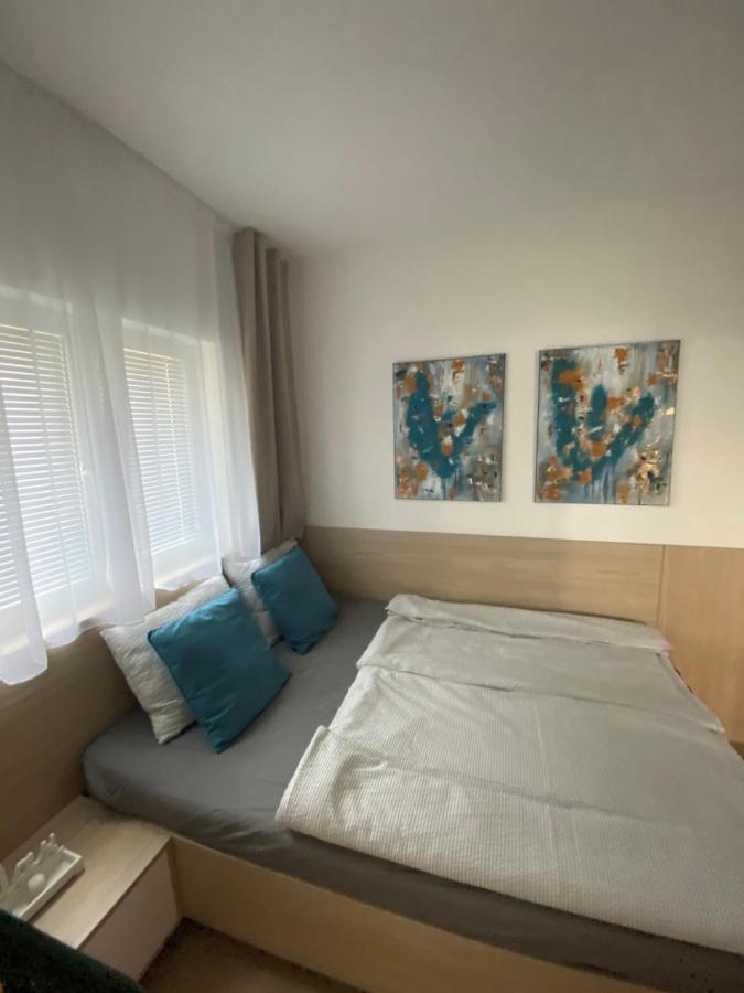 Maxim Apartments 哈卡尼 外观 照片