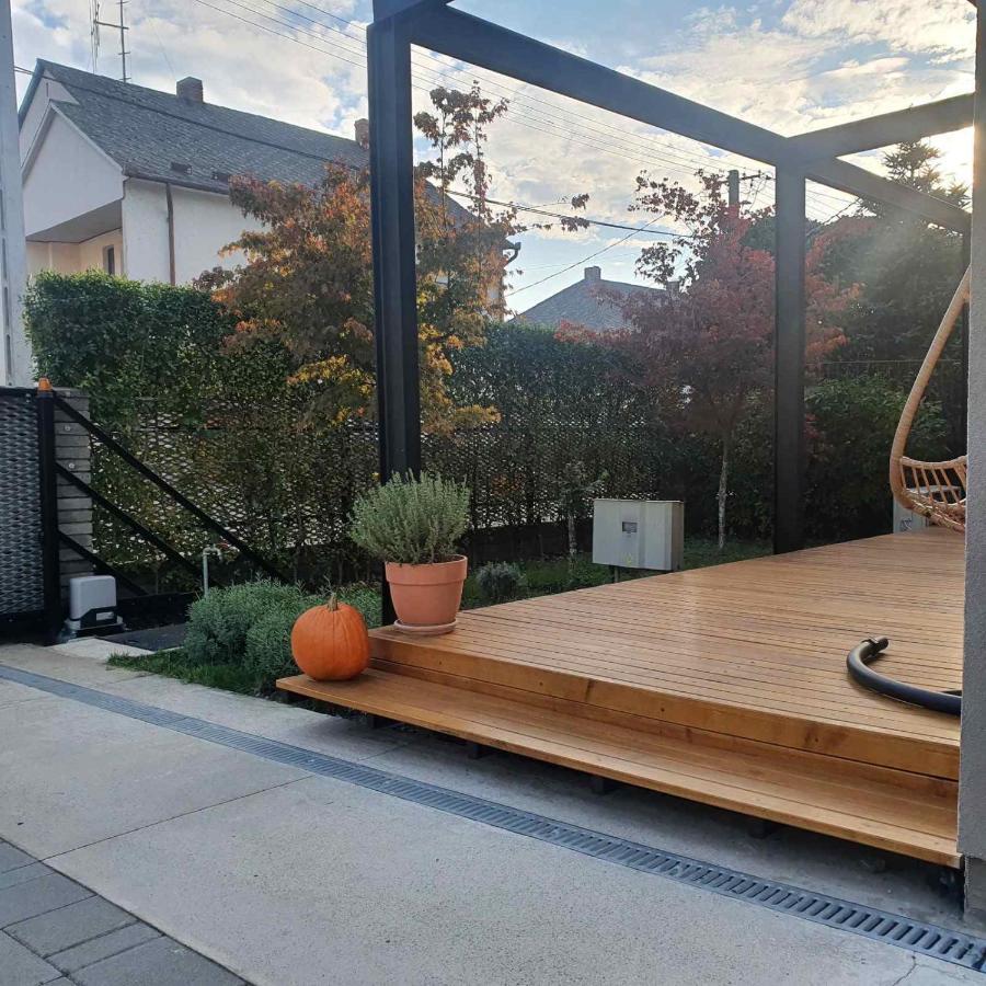 Maxim Apartments 哈卡尼 外观 照片